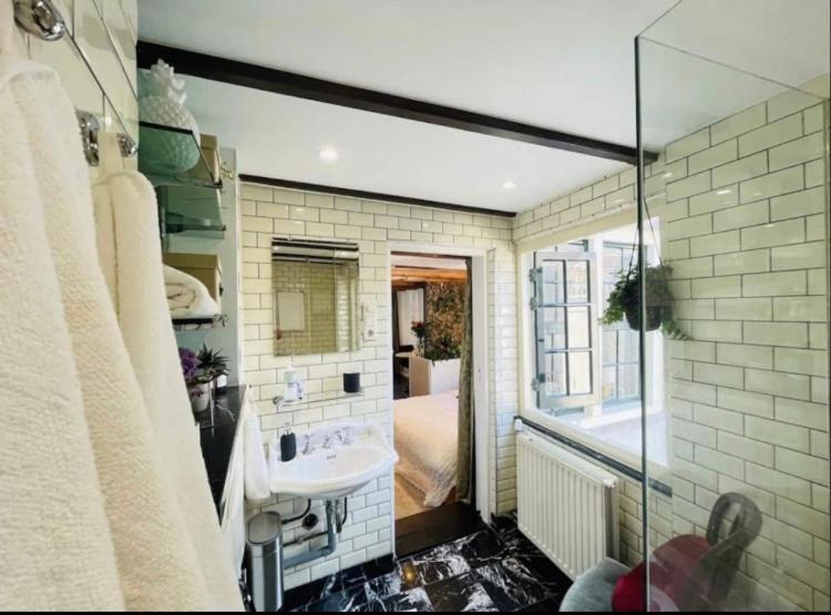 The Enlightened House Luxury Suites Άμστερνταμ Εξωτερικό φωτογραφία
